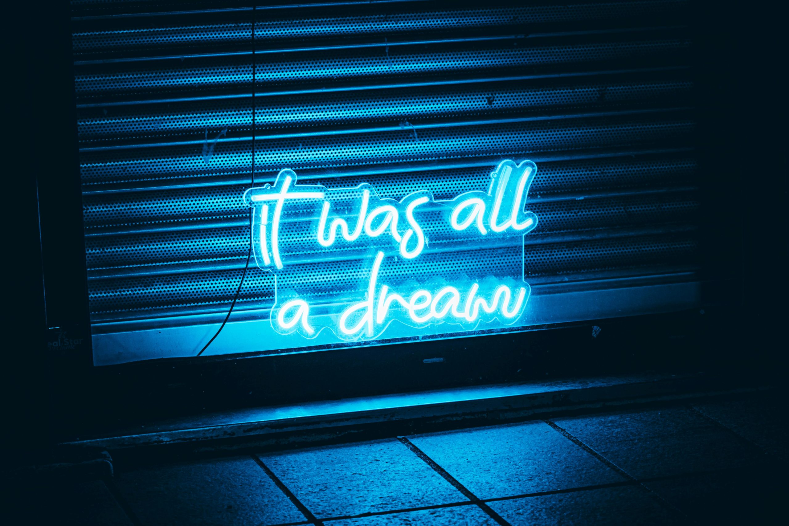 Ilustrasi caption ultah aesthetic singkat