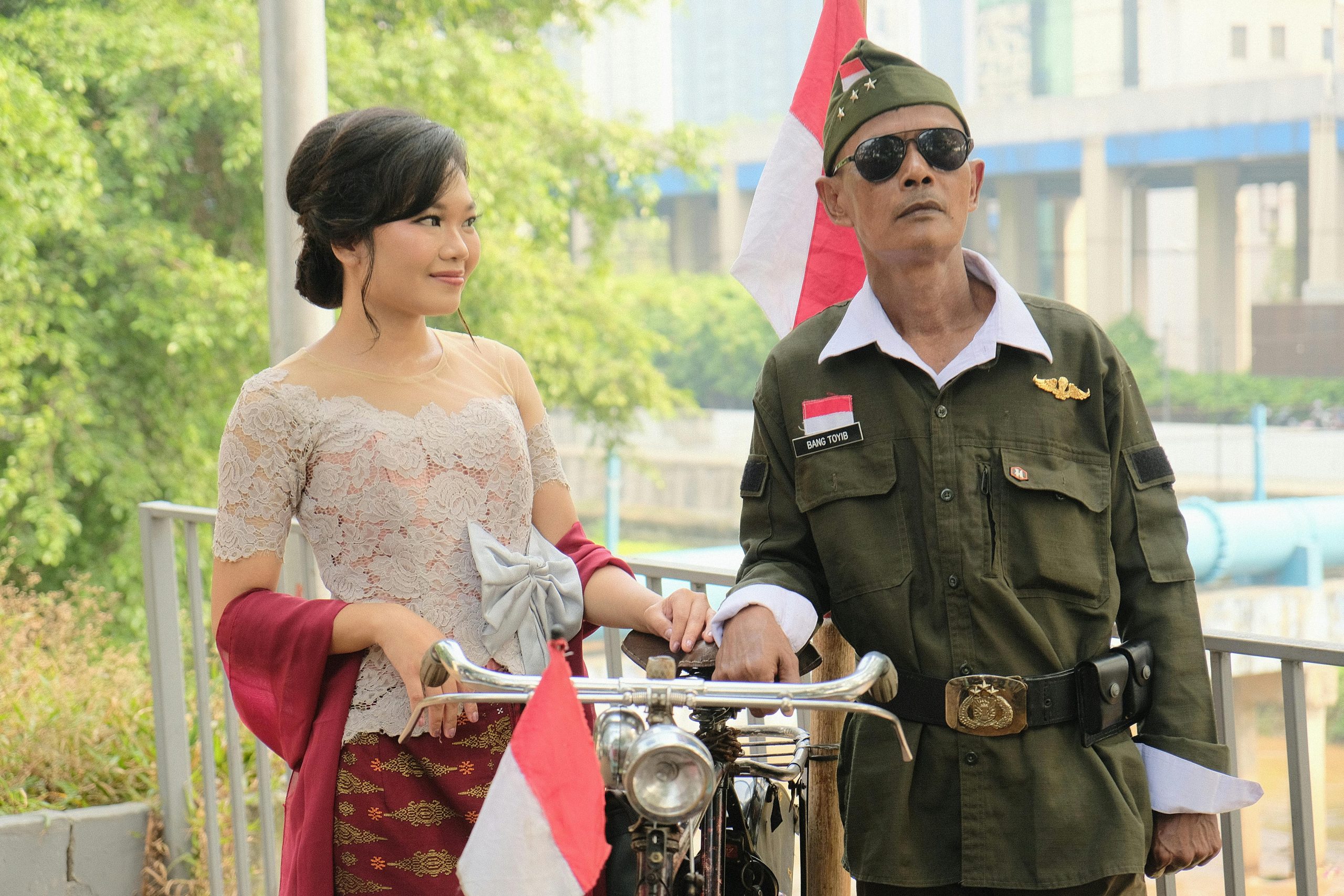 Ilustrasi pria galau karena cinta